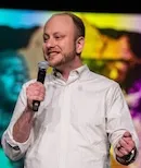 Evan Connelly headshot